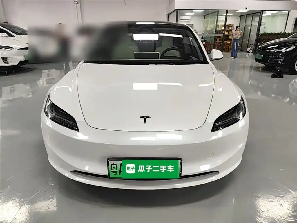 Tesla Model 3 — фото 10