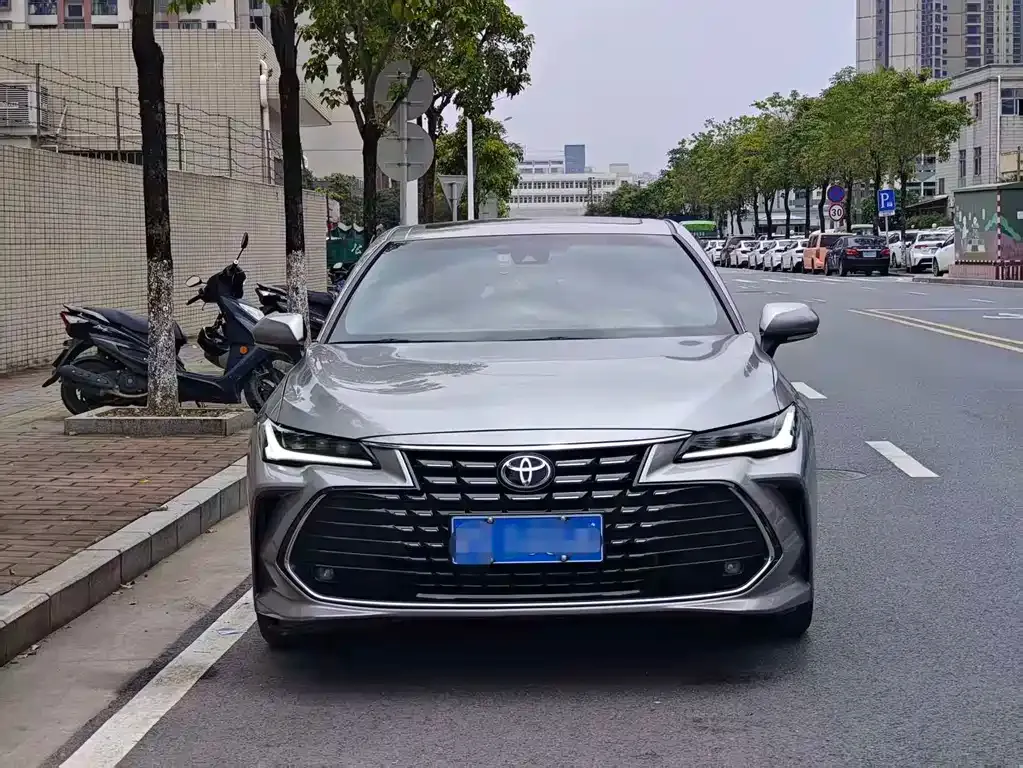 Toyota Avalon — фото 9