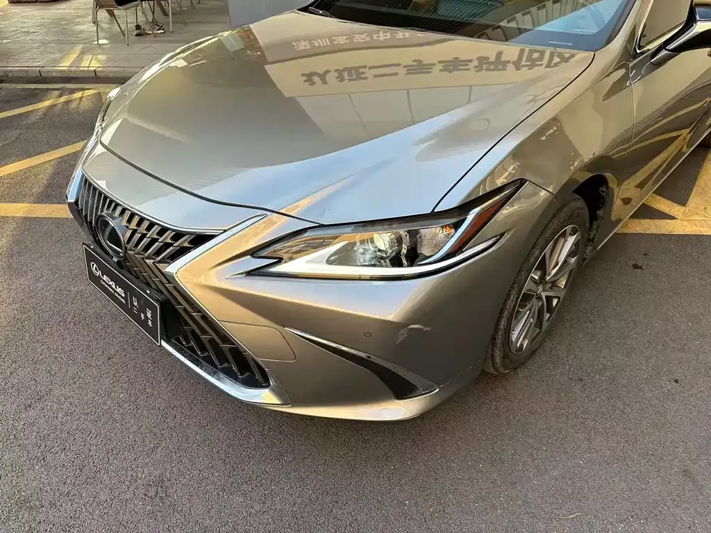Lexus ES — фото 10