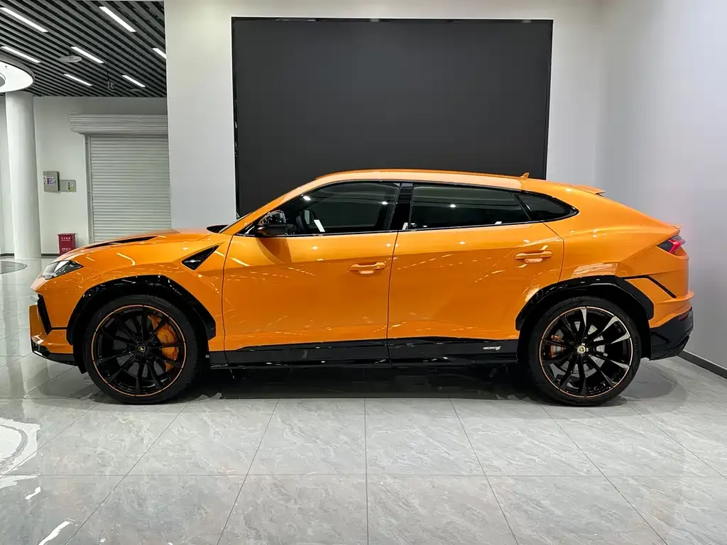 Lamborghini Urus — фото 9