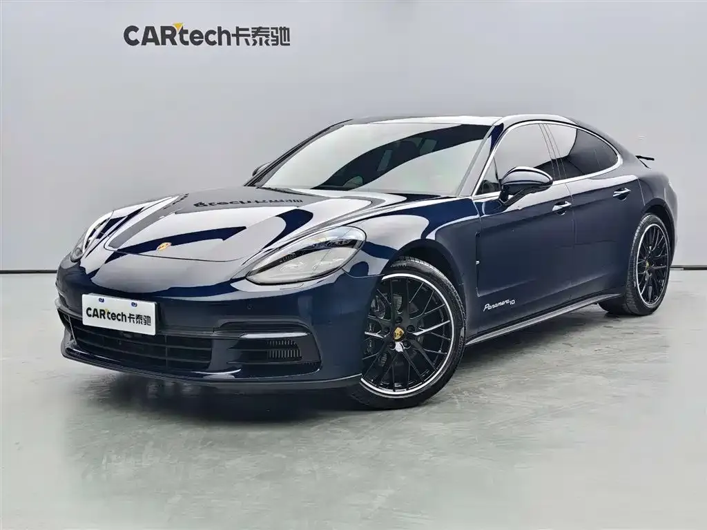 Porsche Panamera — фото 1