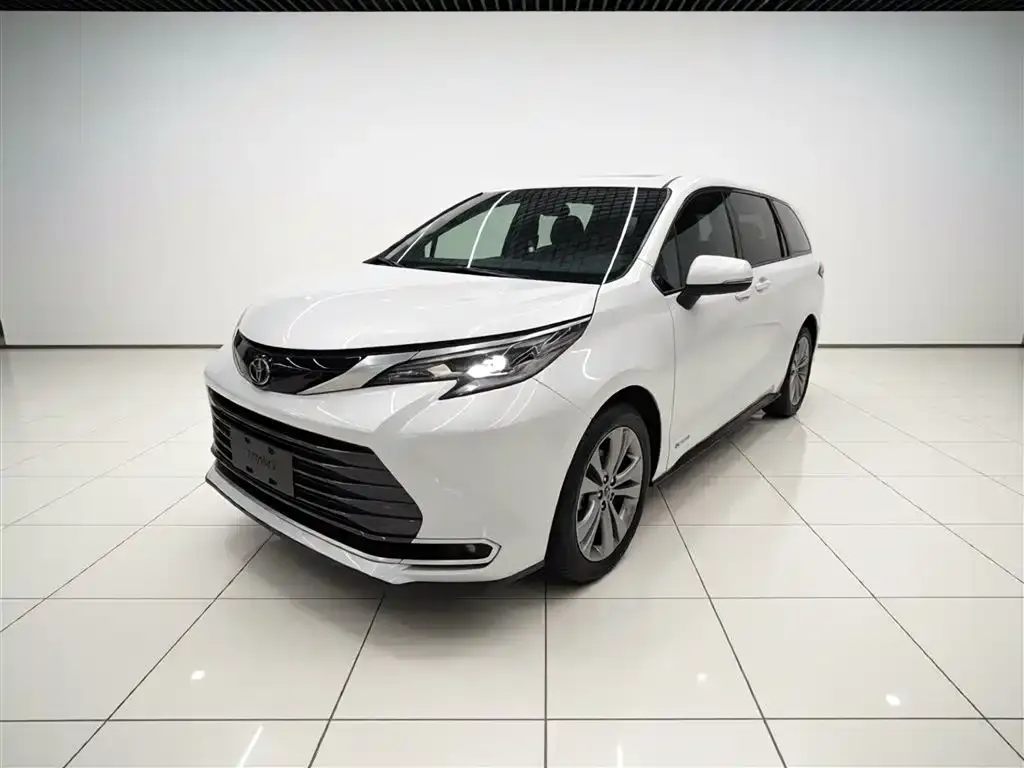 Toyota Sienna — фото 4