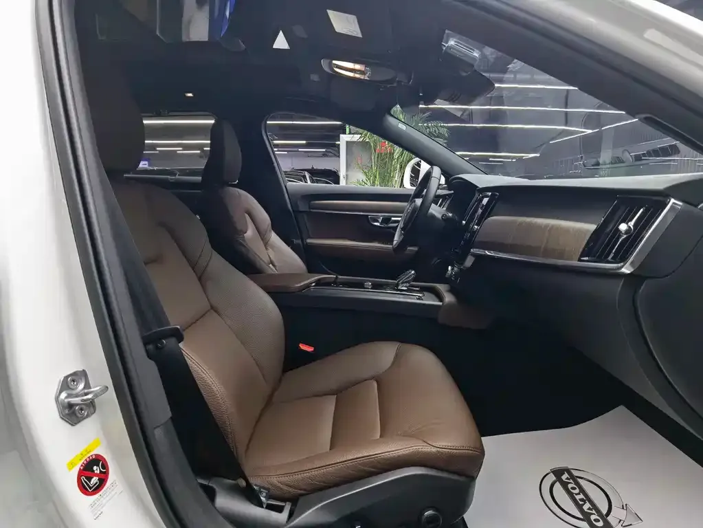Volvo V90 2021 из CN, фото 4