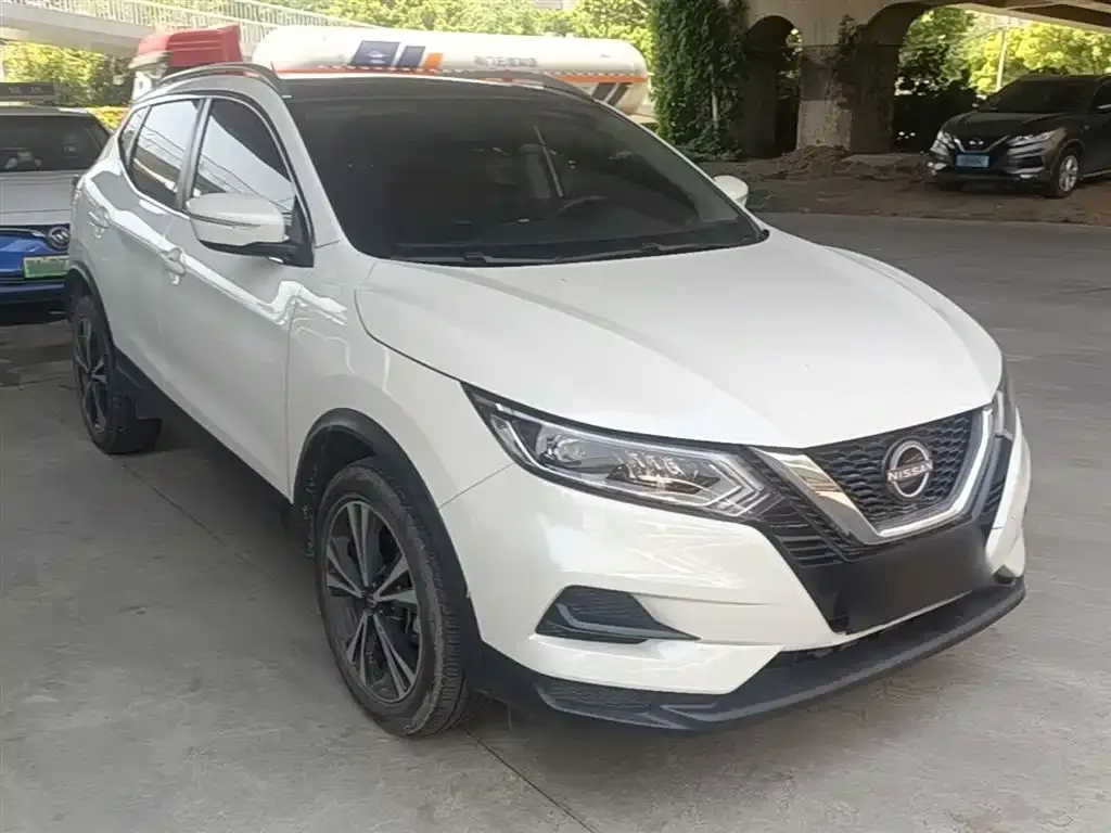 Nissan Qashqai — фото 5