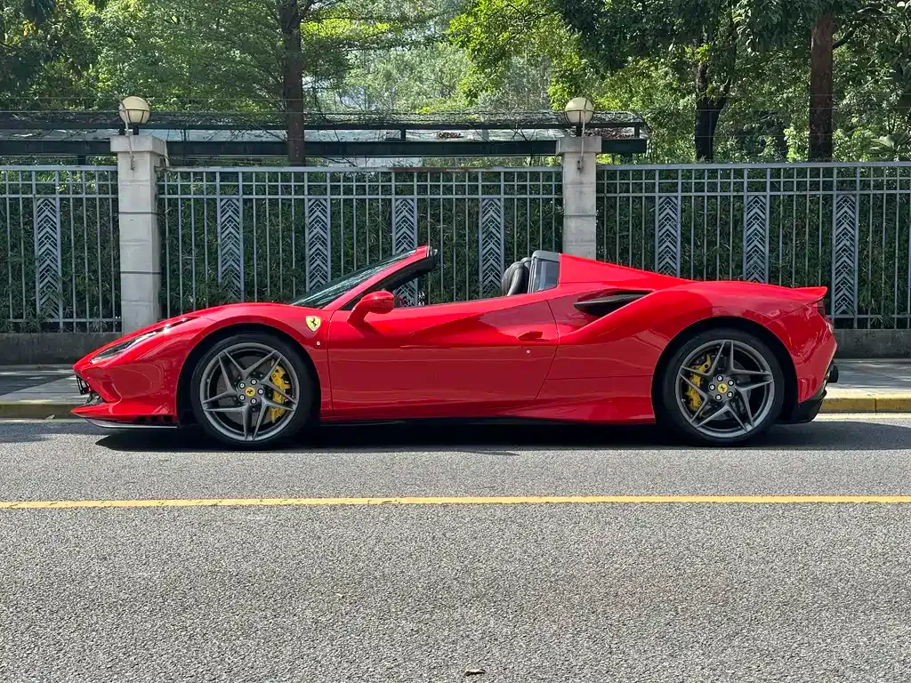 Ferrari F8 — фото 10