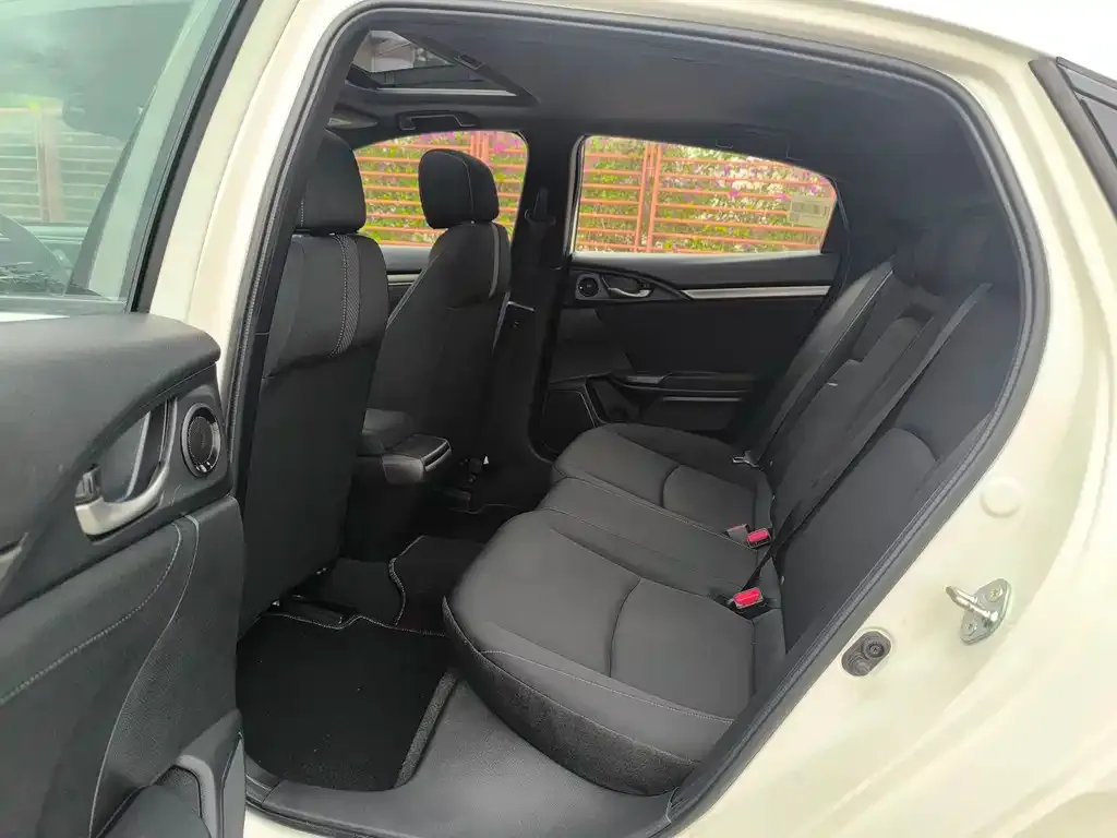 Honda Civic 2022 из CN, фото 2