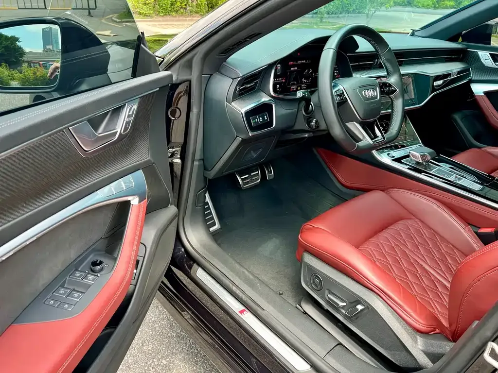 Audi A7L — фото 2