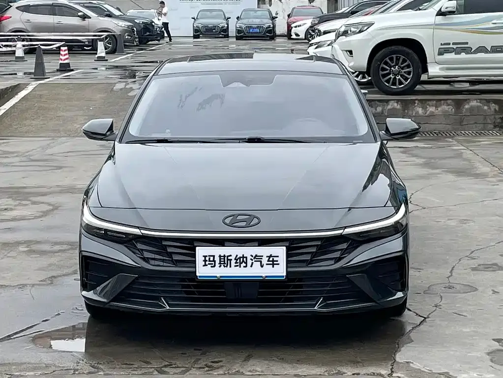 Hyundai Elantra — фото 9
