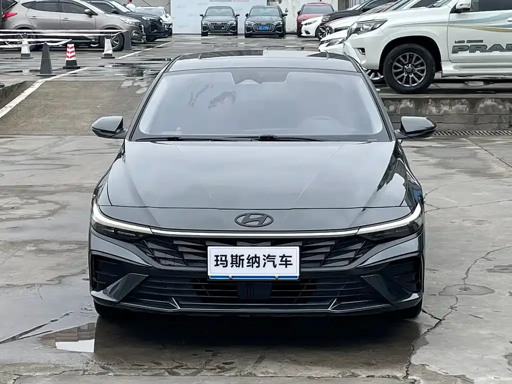Hyundai Elantra — фото 3