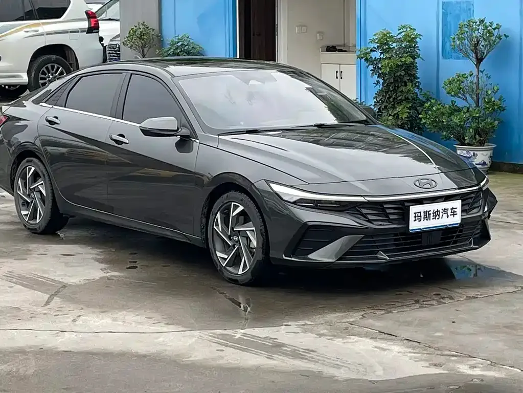 Hyundai Elantra — фото 6