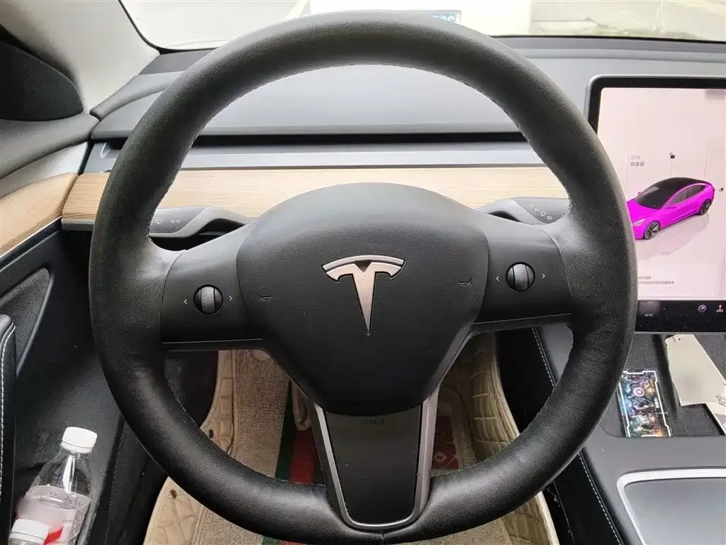 Tesla Model 3 — фото 9