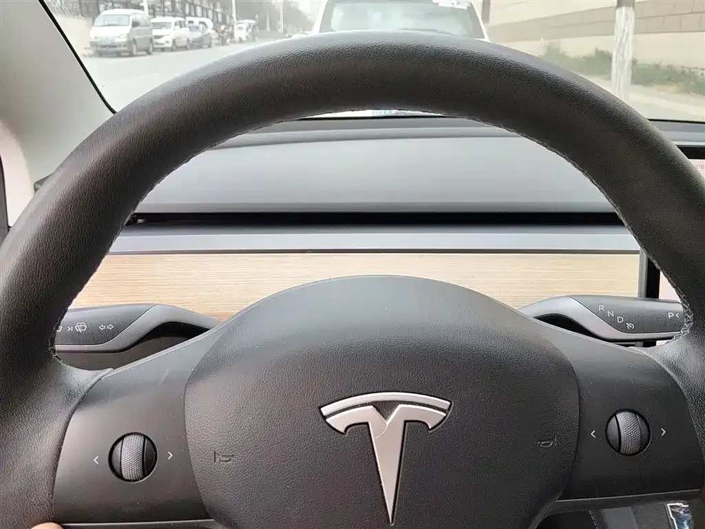 Tesla Model 3 — фото 6