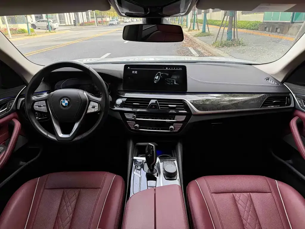 BMW 5 Series — фото 6
