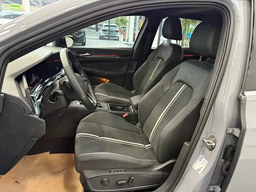 Volkswagen Golf 2022 из CN, фото 8