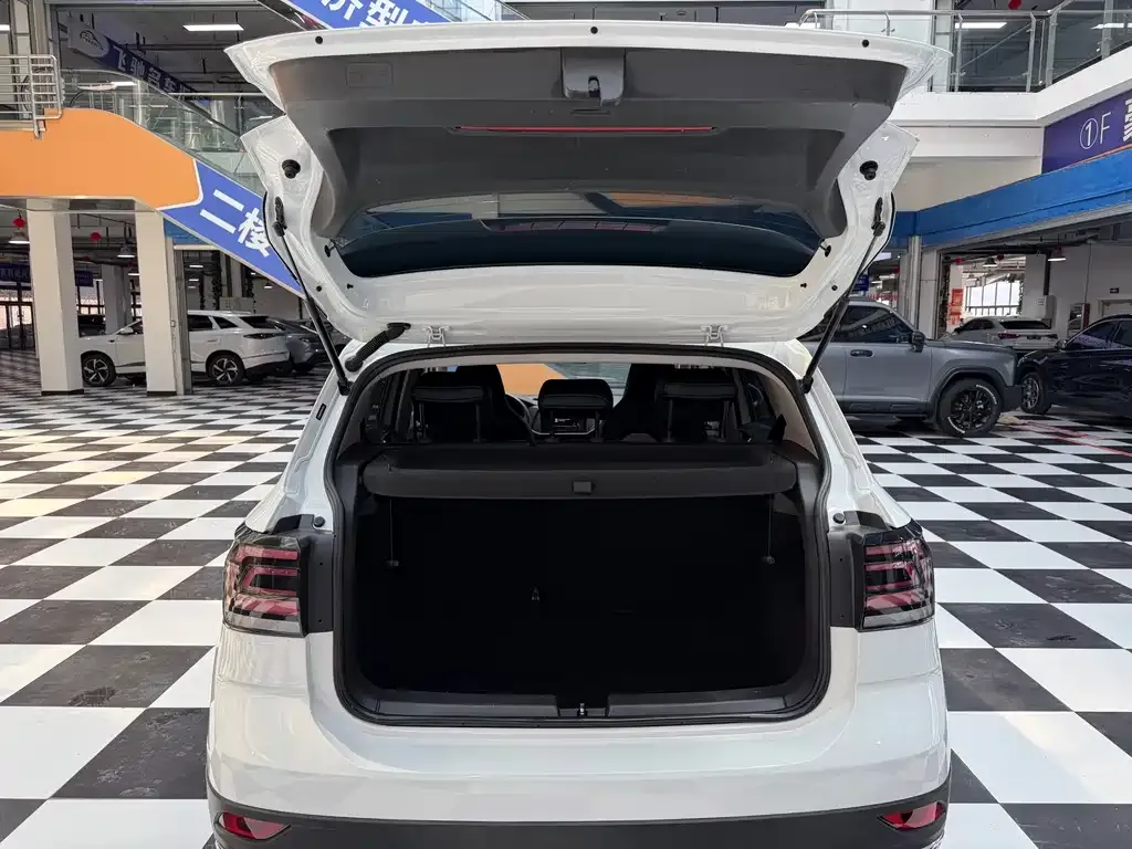Volkswagen T-Cross — фото 2