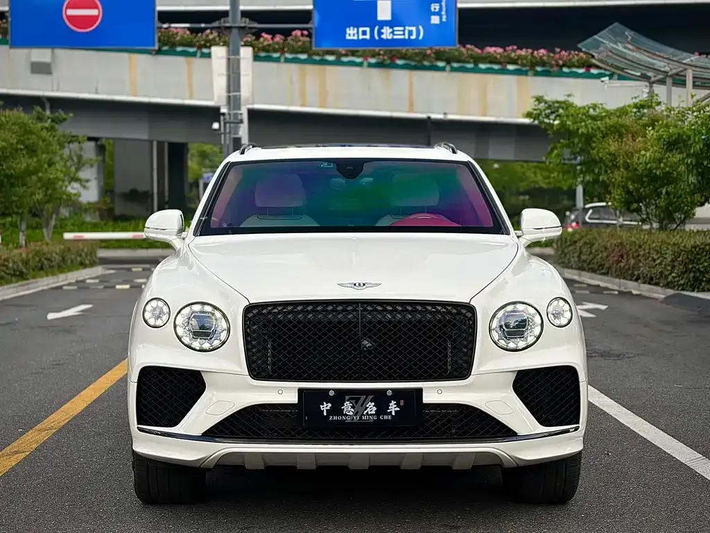 Bentley Bentayga — фото 10