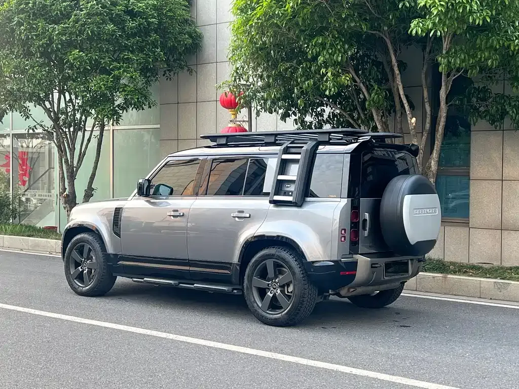 Land Rover Defender — фото 10