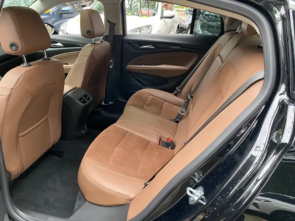 Buick Regal 2023 из CN, фото 3