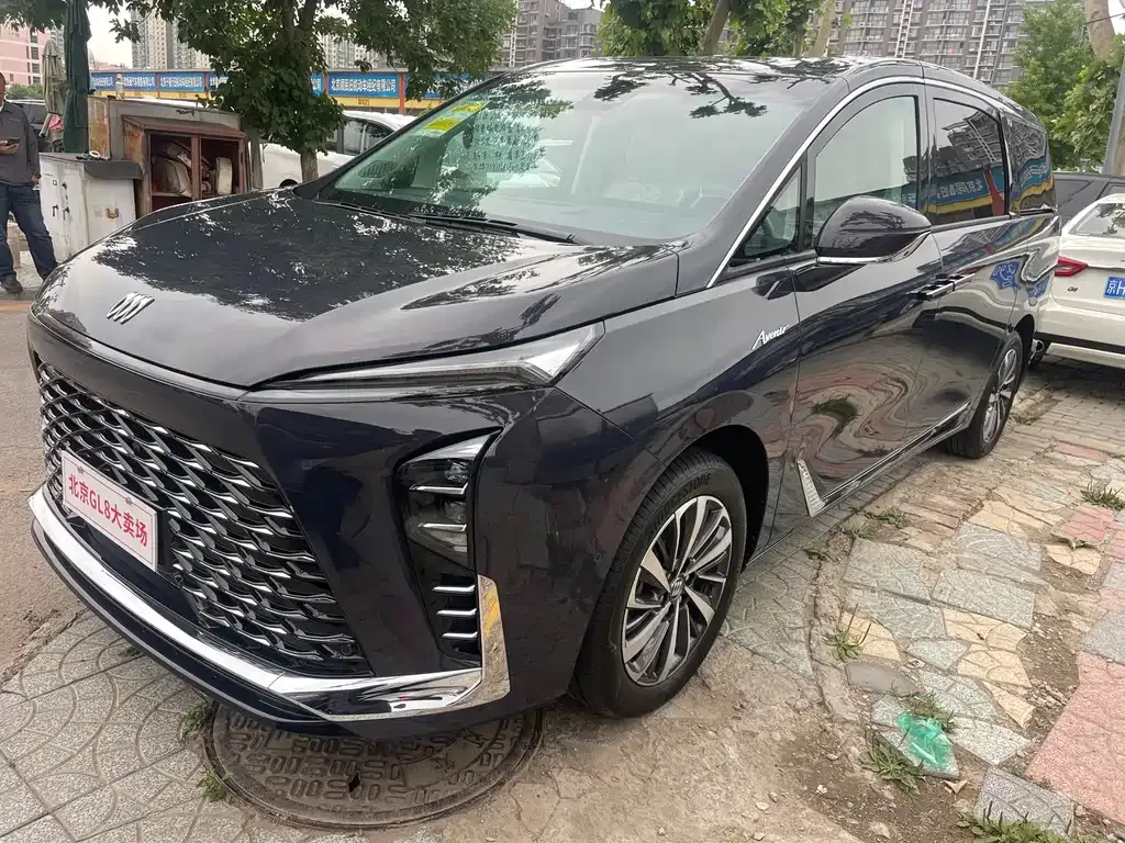 Buick GL8 Hybrid — фото 1