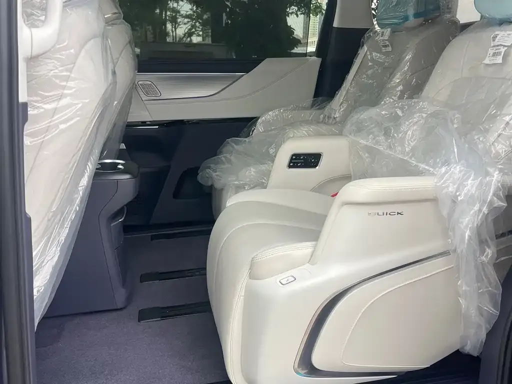 Buick GL8 Hybrid — фото 3