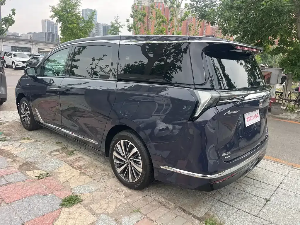 Buick GL8 Hybrid — фото 10