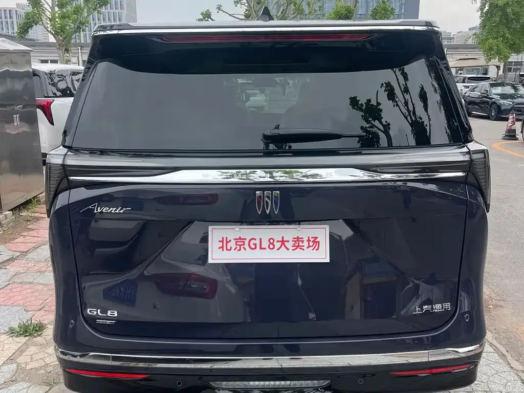 Buick GL8 Hybrid — фото 4