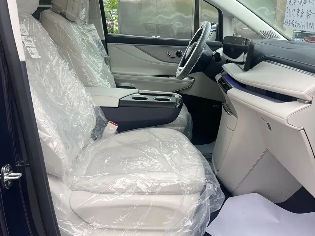 Buick GL8 Hybrid — фото 8