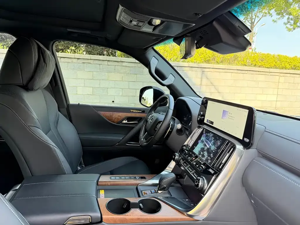 Lexus LX 2025 из CN, фото 3