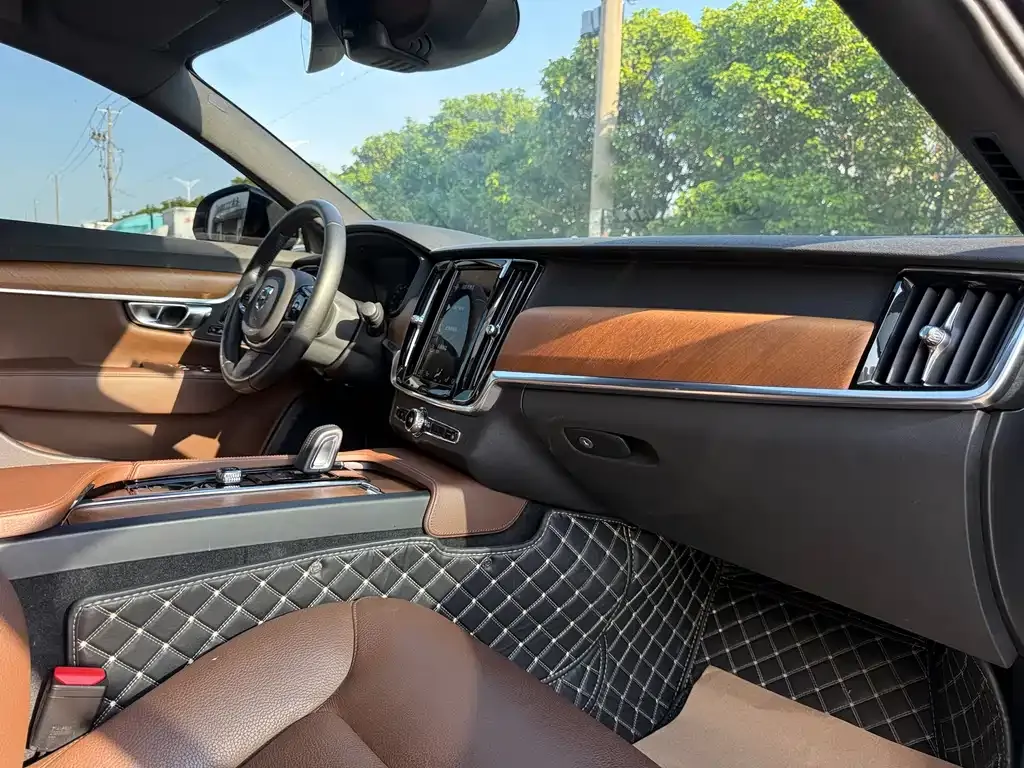 Volvo S90 — фото 9