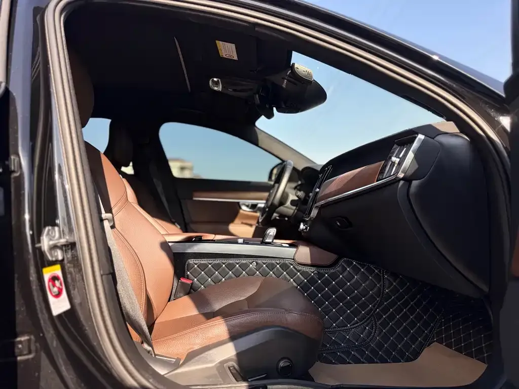 Volvo S90 — фото 10
