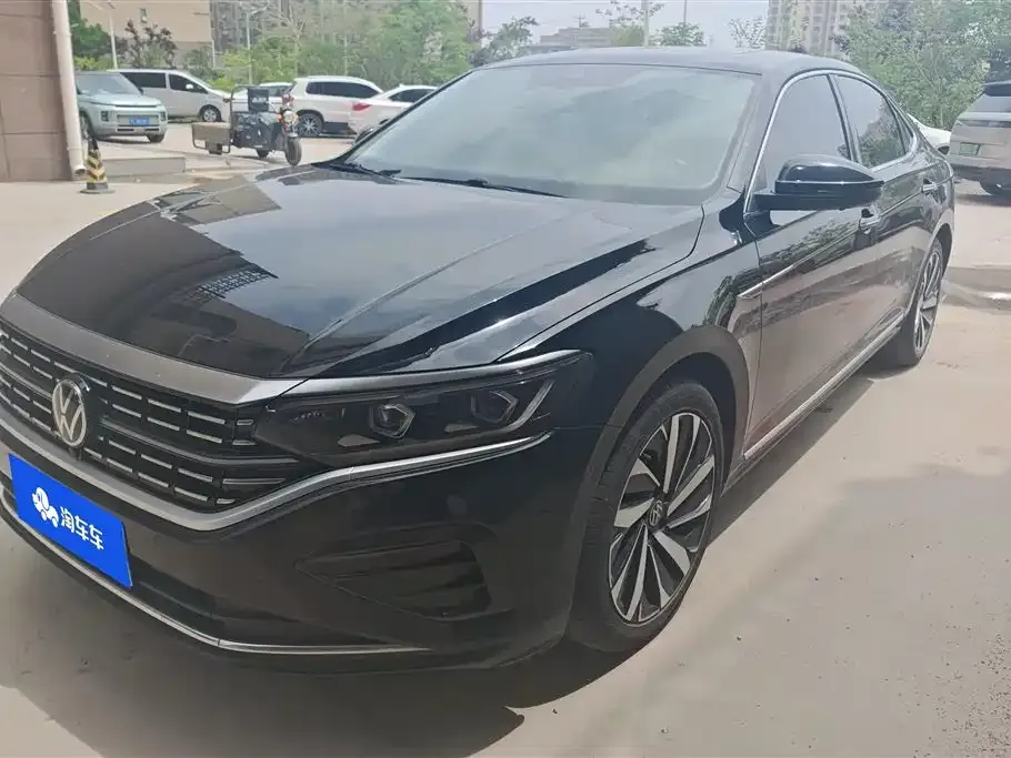 Volkswagen Passat — фото 1