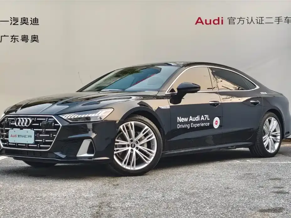 Audi A7L — фото 1