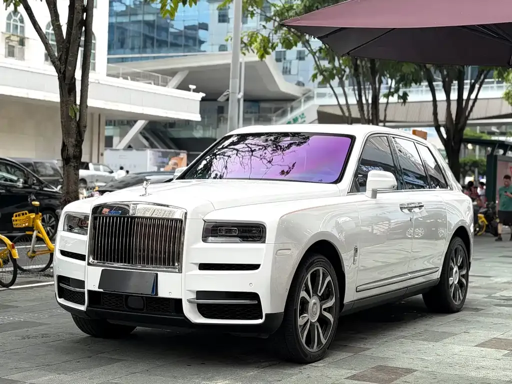 Rolls-Royce Cullinan — фото 1