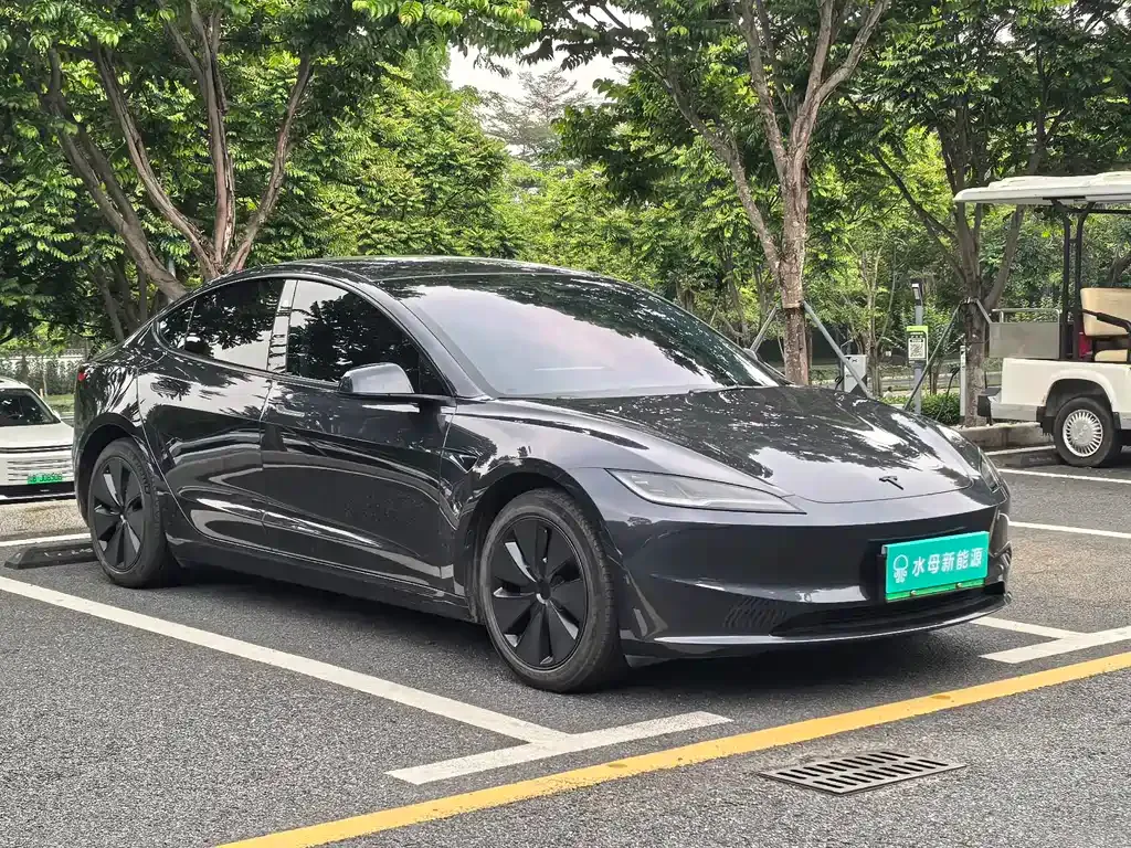 Tesla Model 3 — фото 9