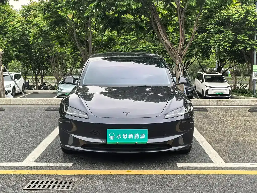 Tesla Model 3 — фото 10