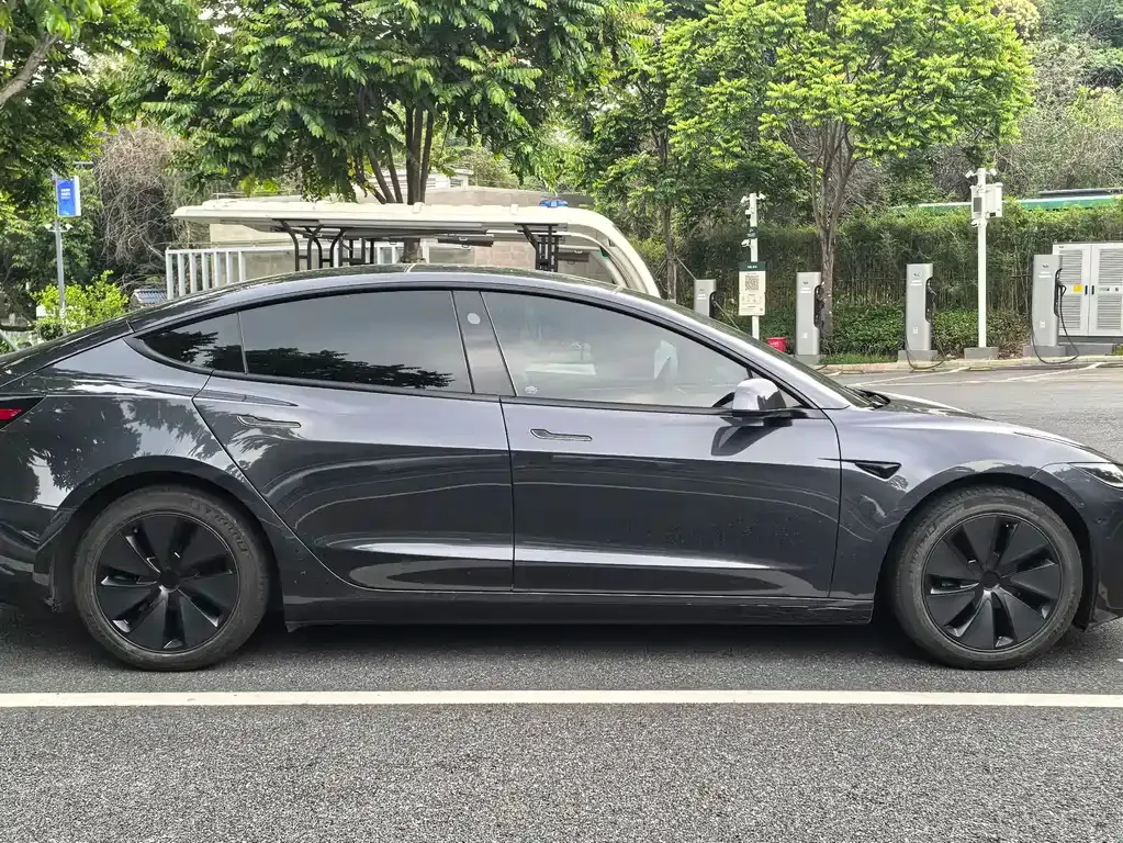 Tesla Model 3 — фото 6