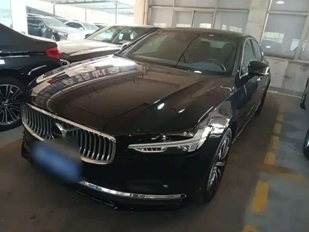 Volvo S90 — фото 1