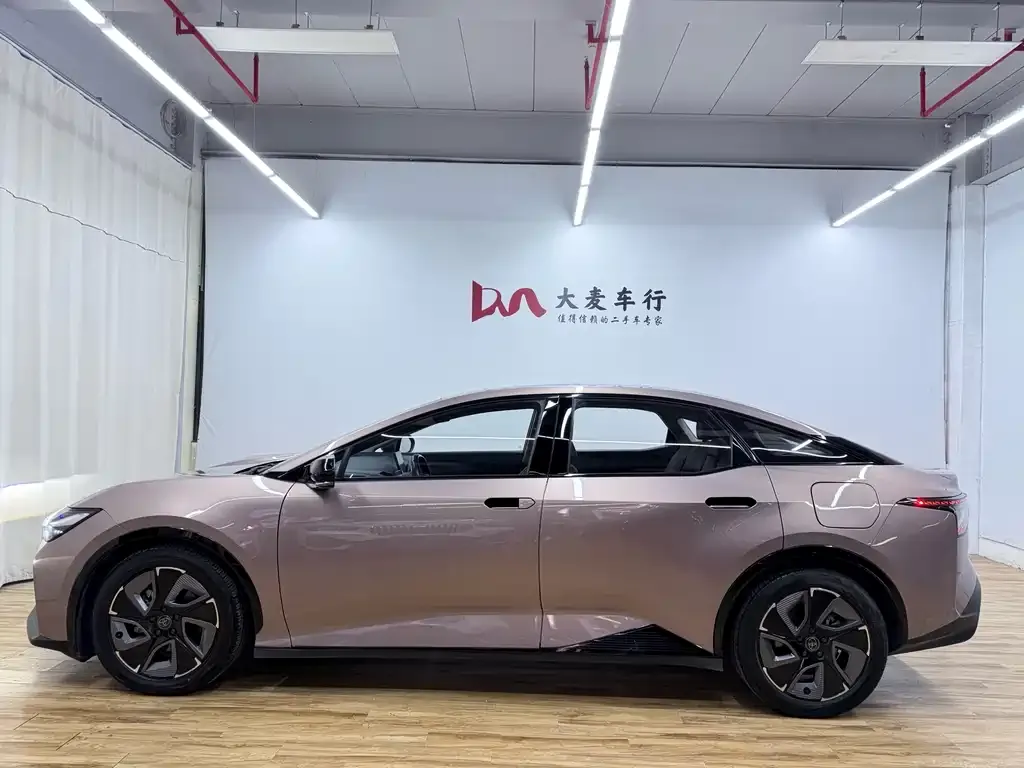 Toyota bZ3 2023 из CN, фото 4
