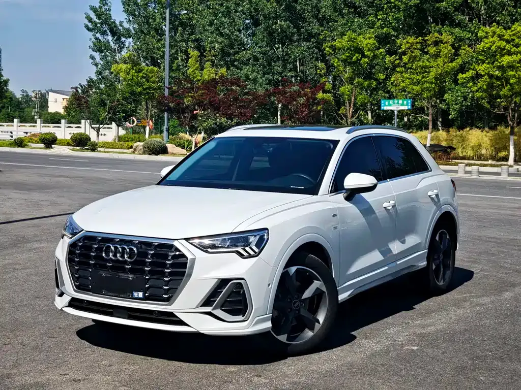 Audi Q3 — фото 1