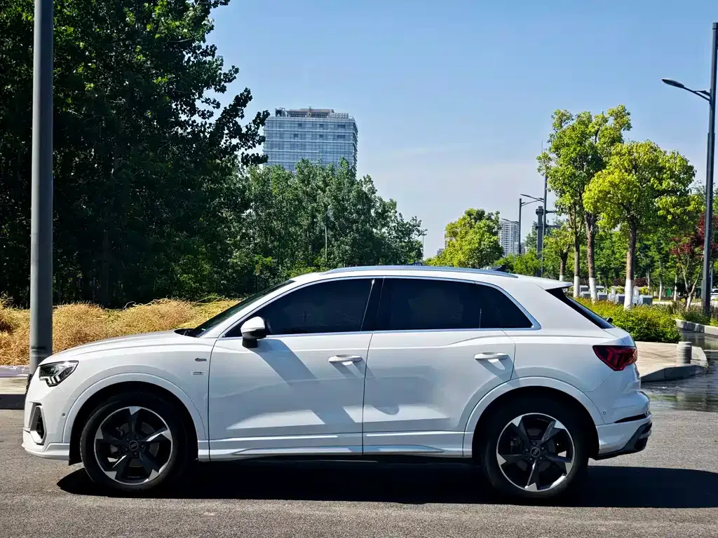 Audi Q3 — фото 8
