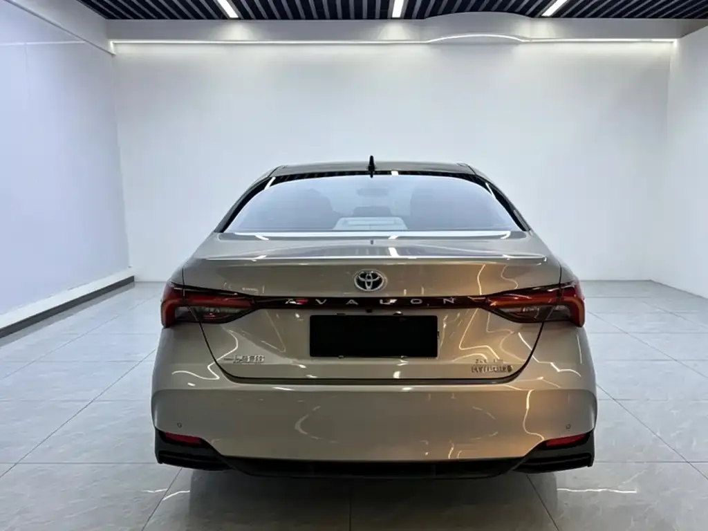 Toyota Avalon — фото 10