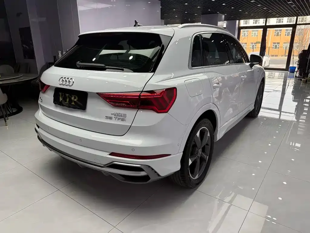 Audi Q3 — фото 4
