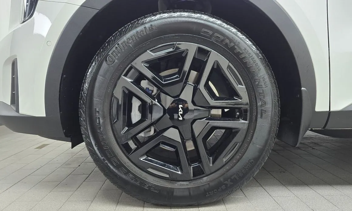 Kia Sorento — фото 8