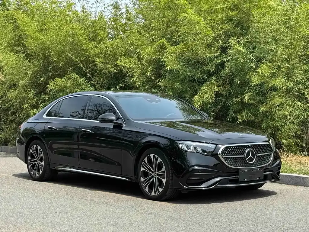 Mercedes-Benz E-Class — фото 10