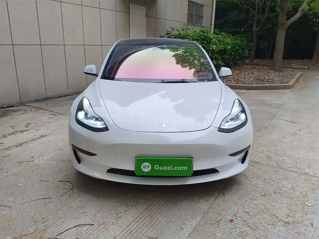 Tesla Model 3 — фото 10