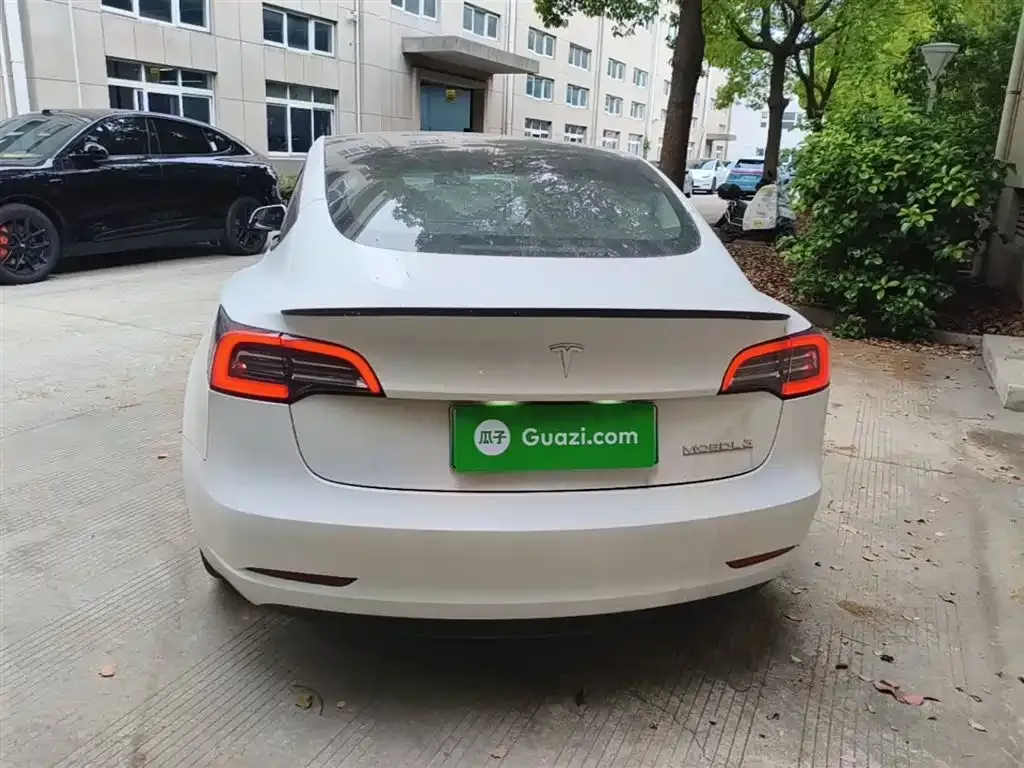 Tesla Model 3 — фото 2