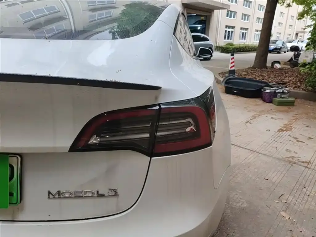 Tesla Model 3 — фото 3