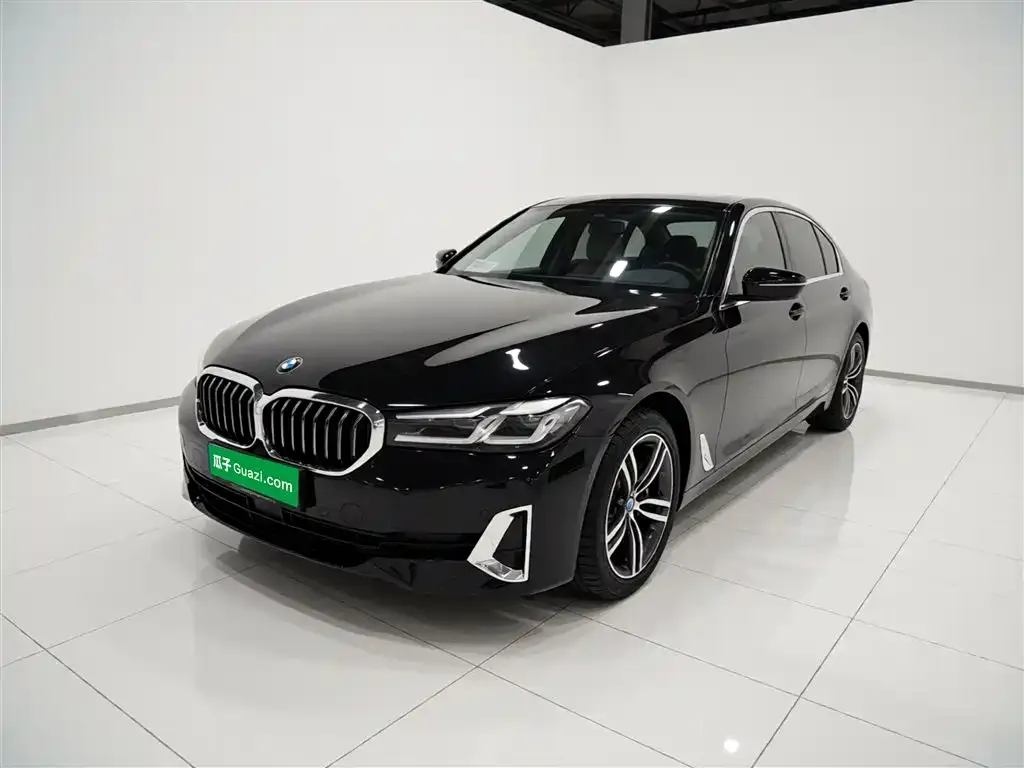 BMW 5 Series — фото 1