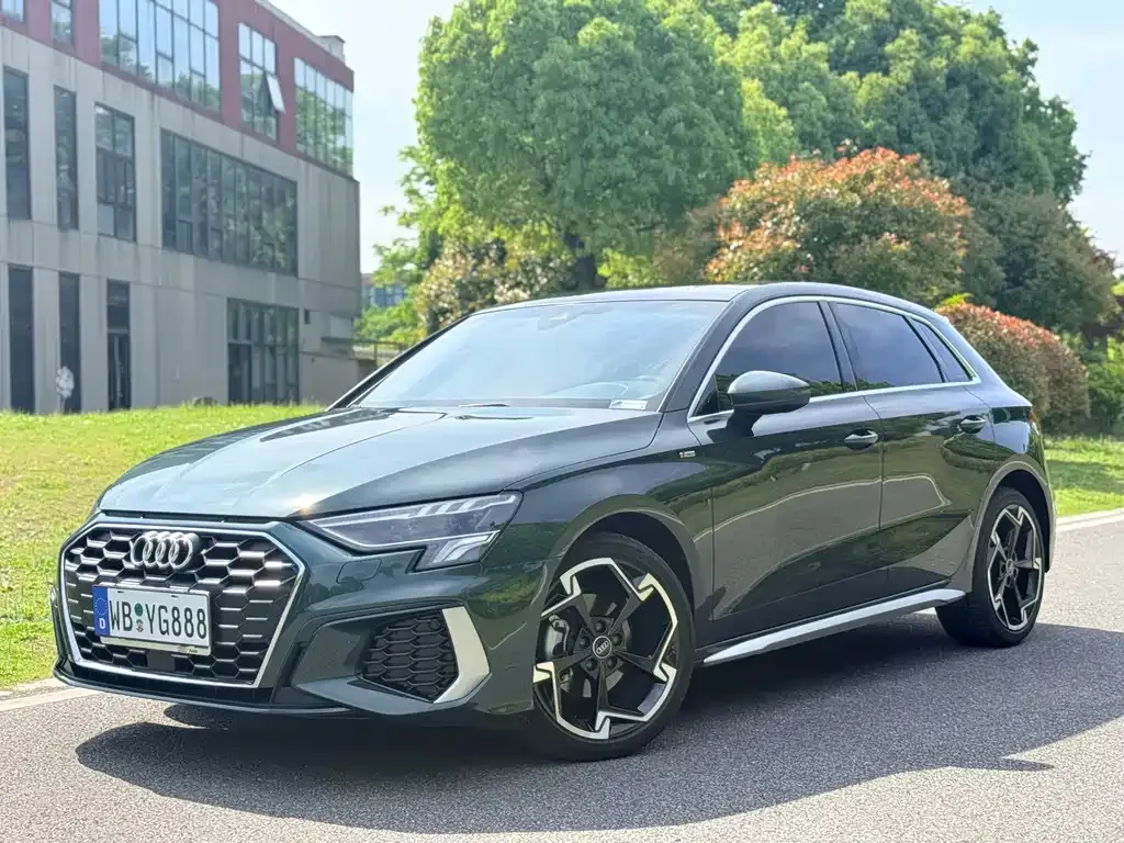 Audi A3 — фото 1