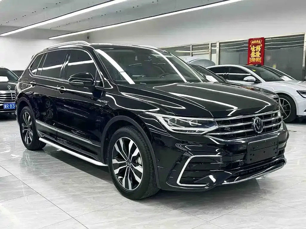 Volkswagen Tiguan L — фото 6